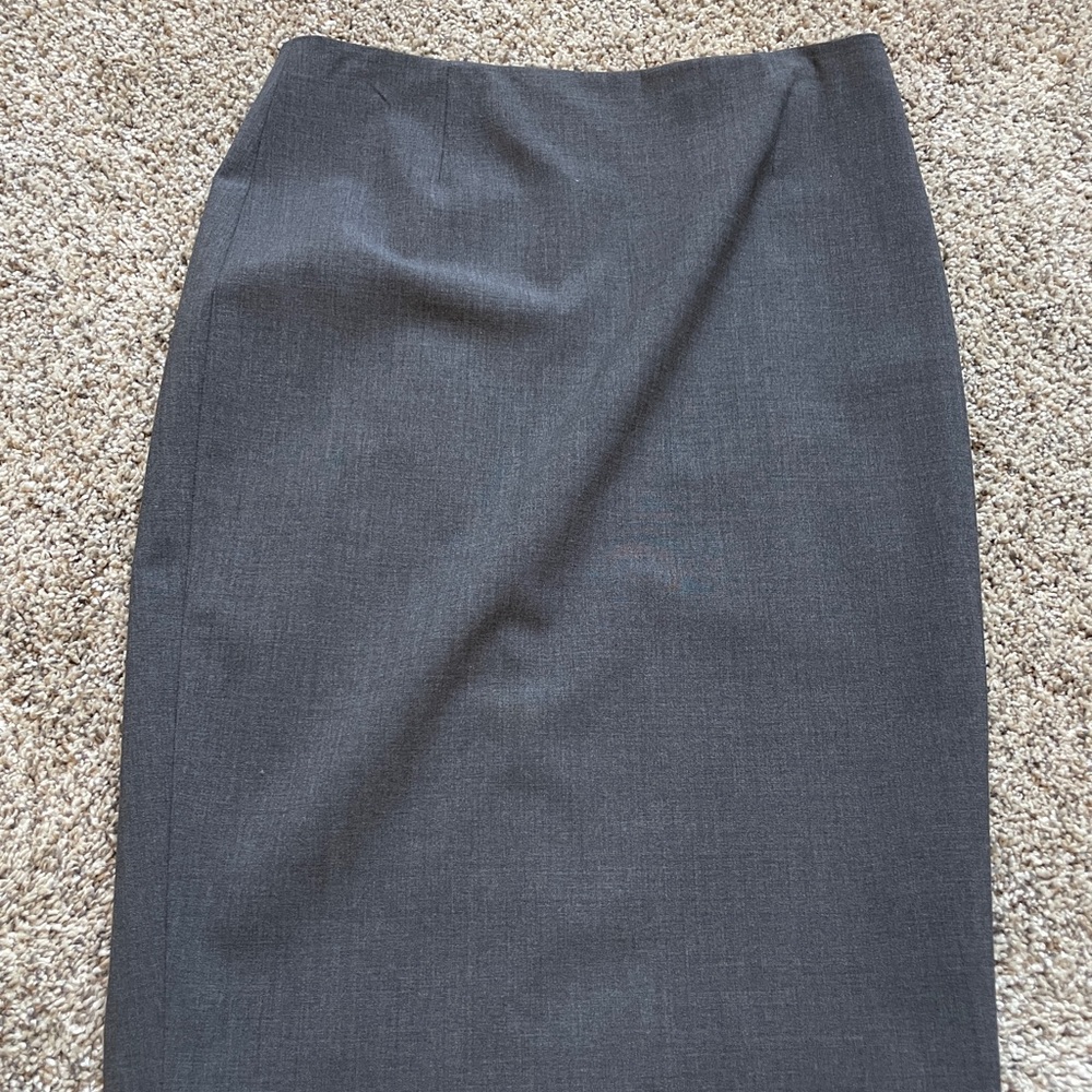 Gray pencil skirt